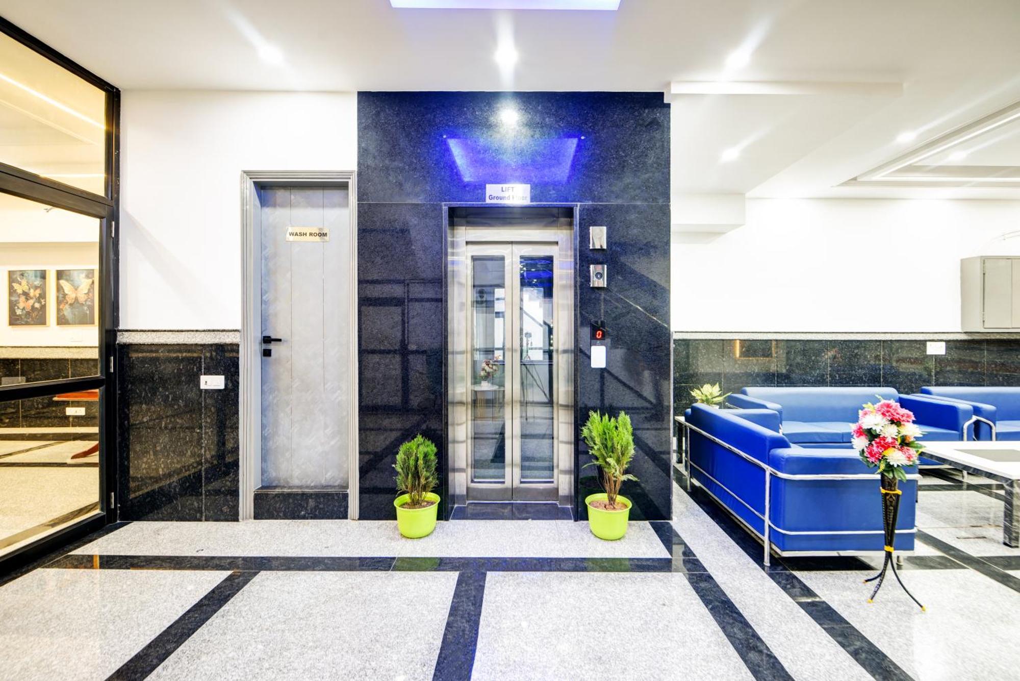 Hotel Dream World Near Delhi Airport 4*
