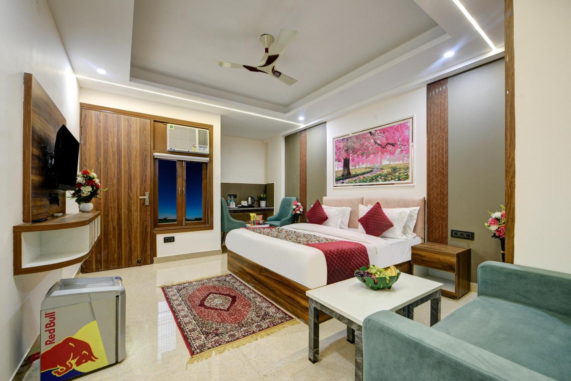 Dream World Near Delhi Airport Hotel