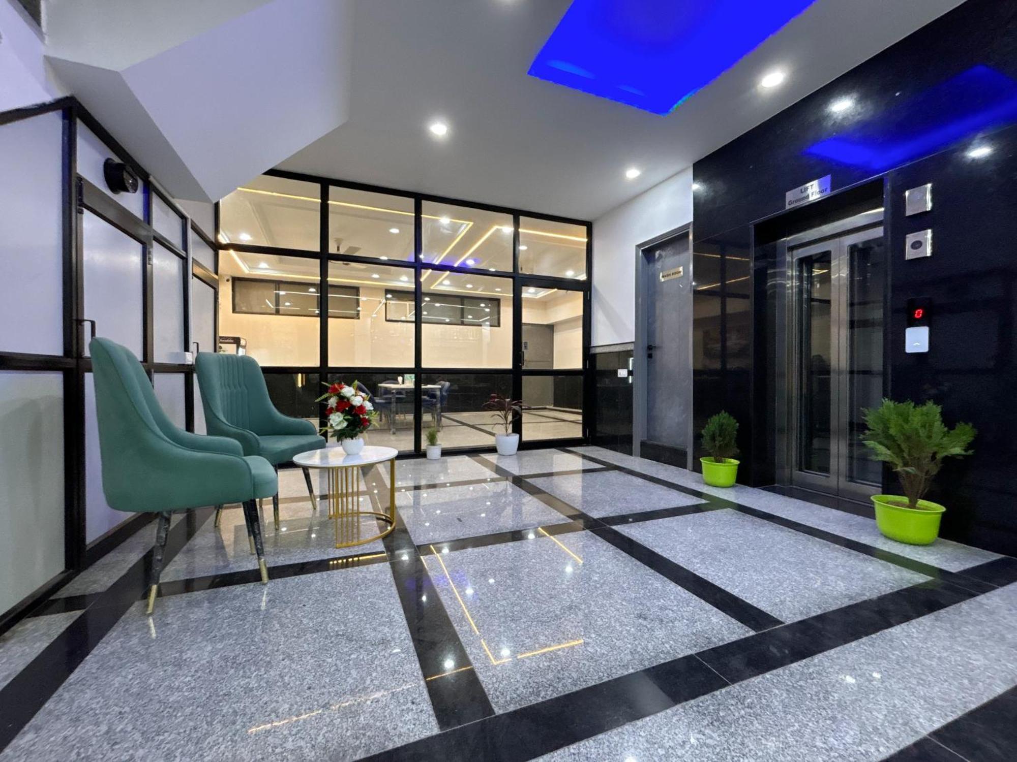 Dream World Near Delhi Airport 4* New Delhi