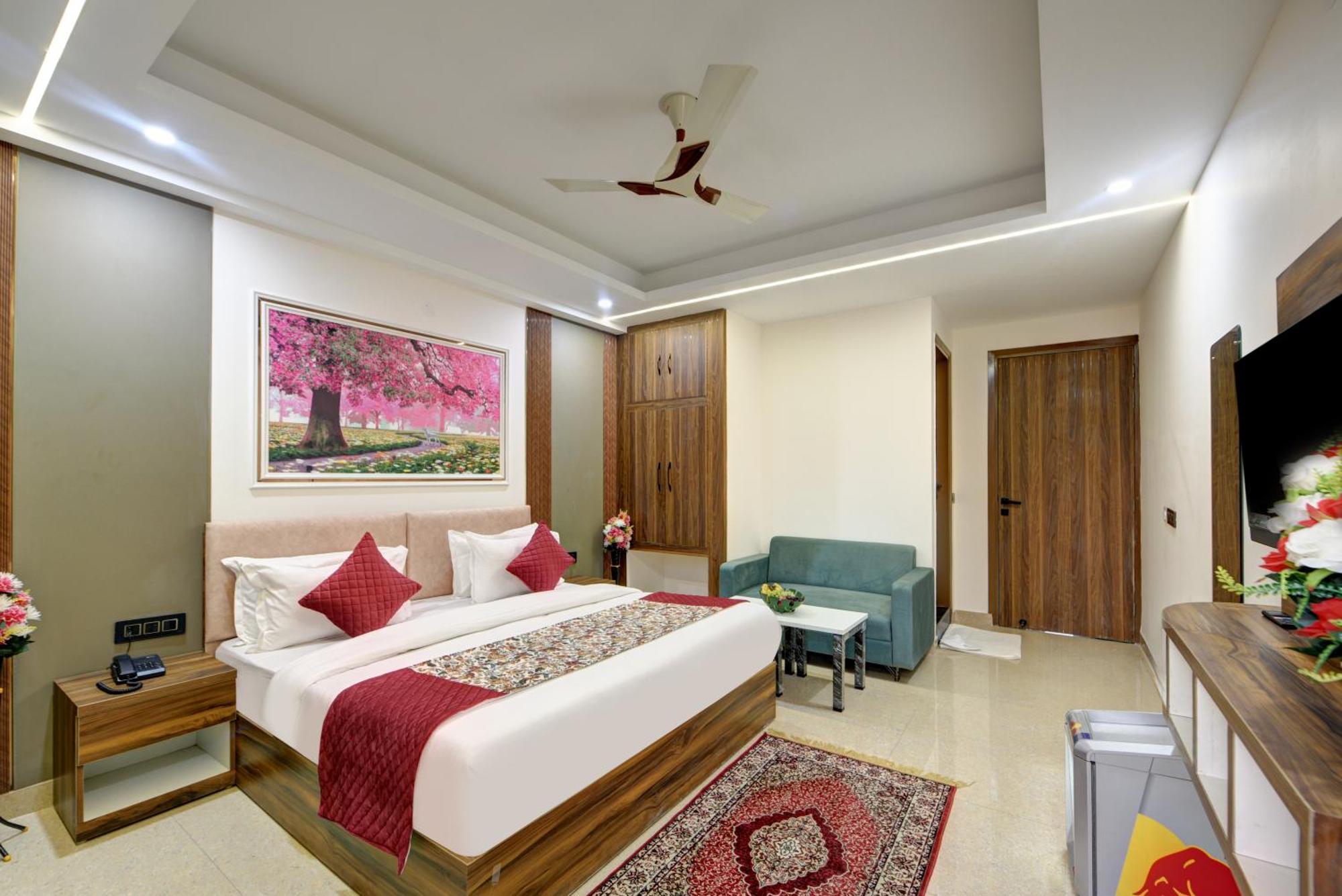 Dream World Near Delhi Airport Hotel
