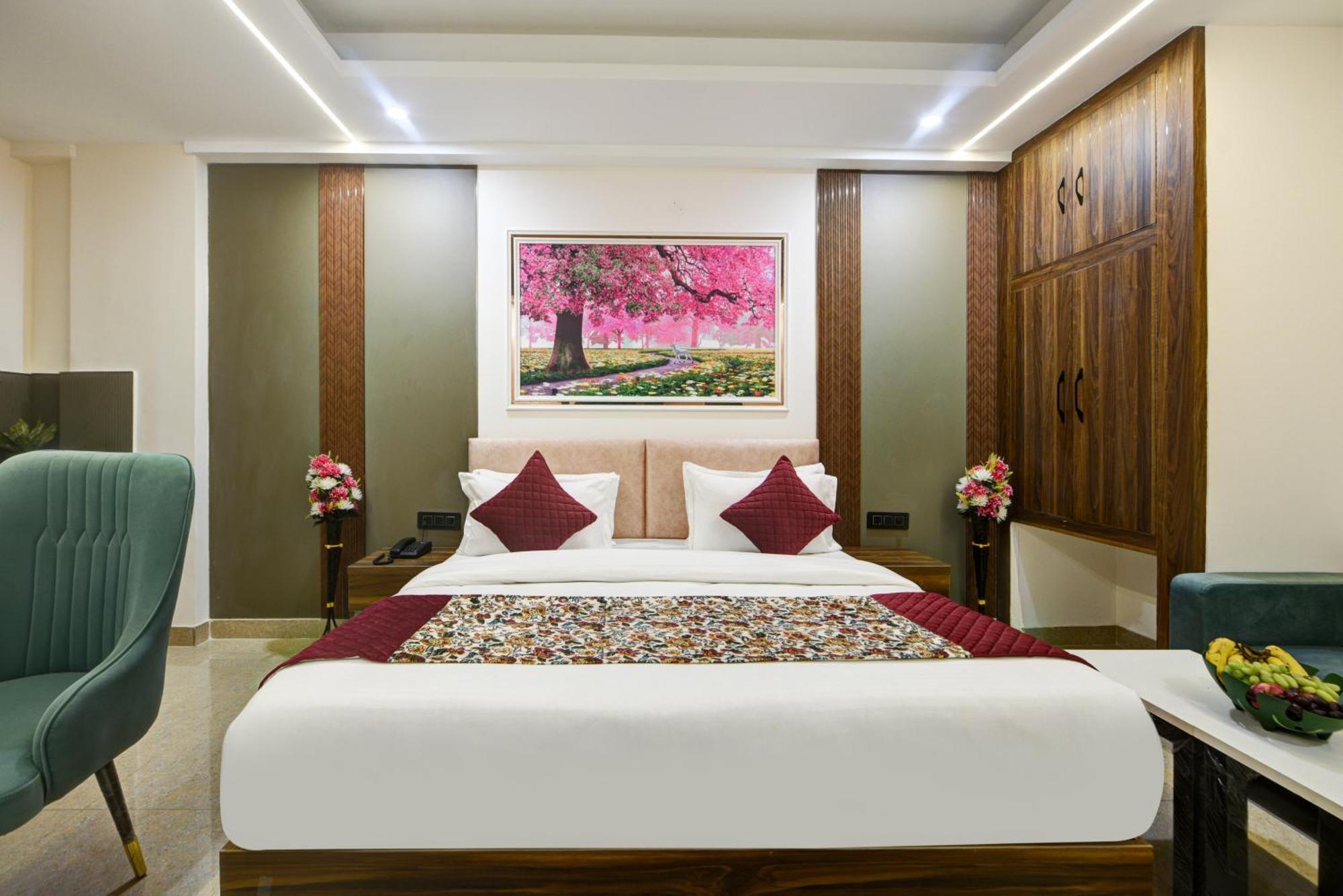 Dream World Near Delhi Airport 4*