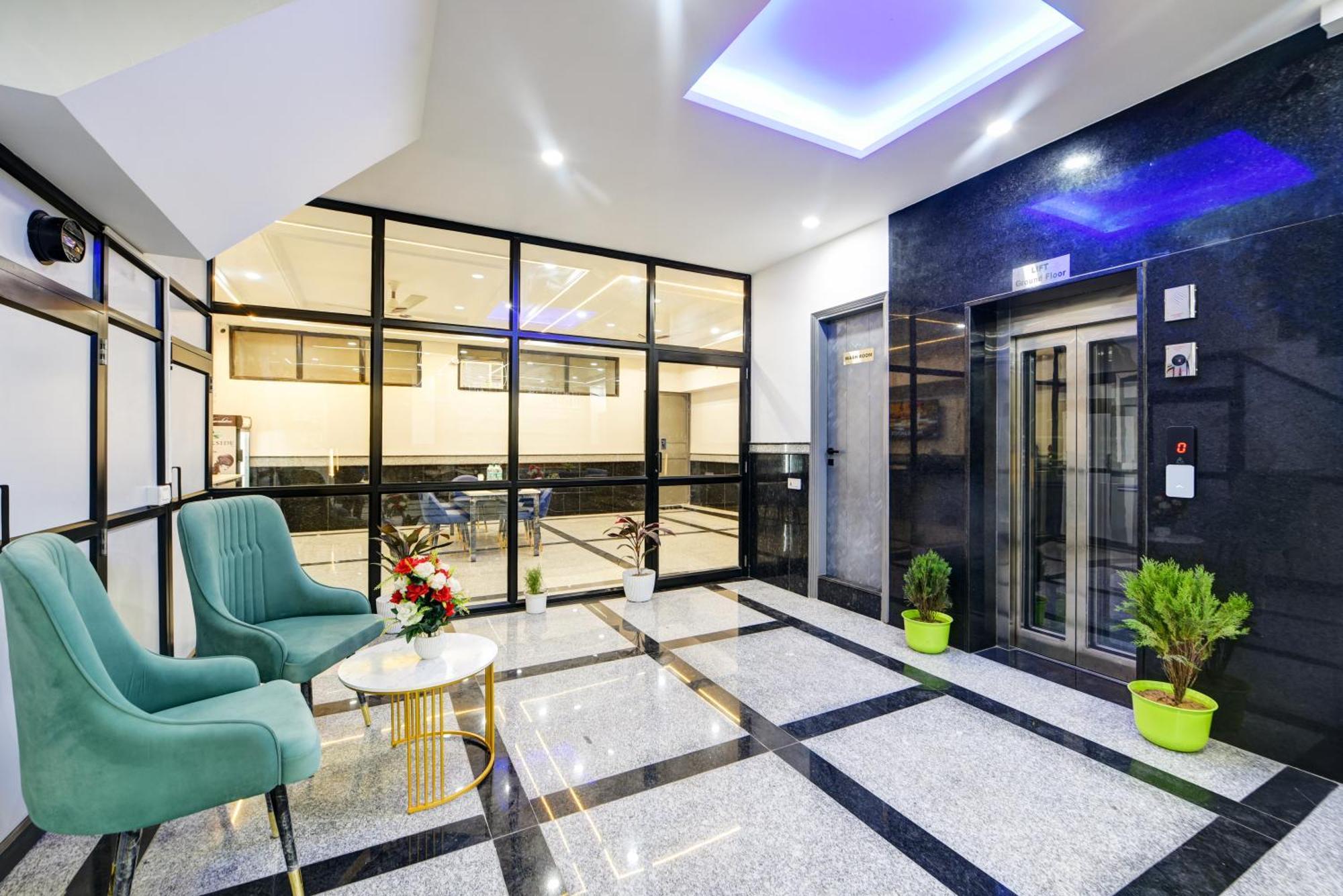 Hotel Dream World Near Delhi Airport 4*