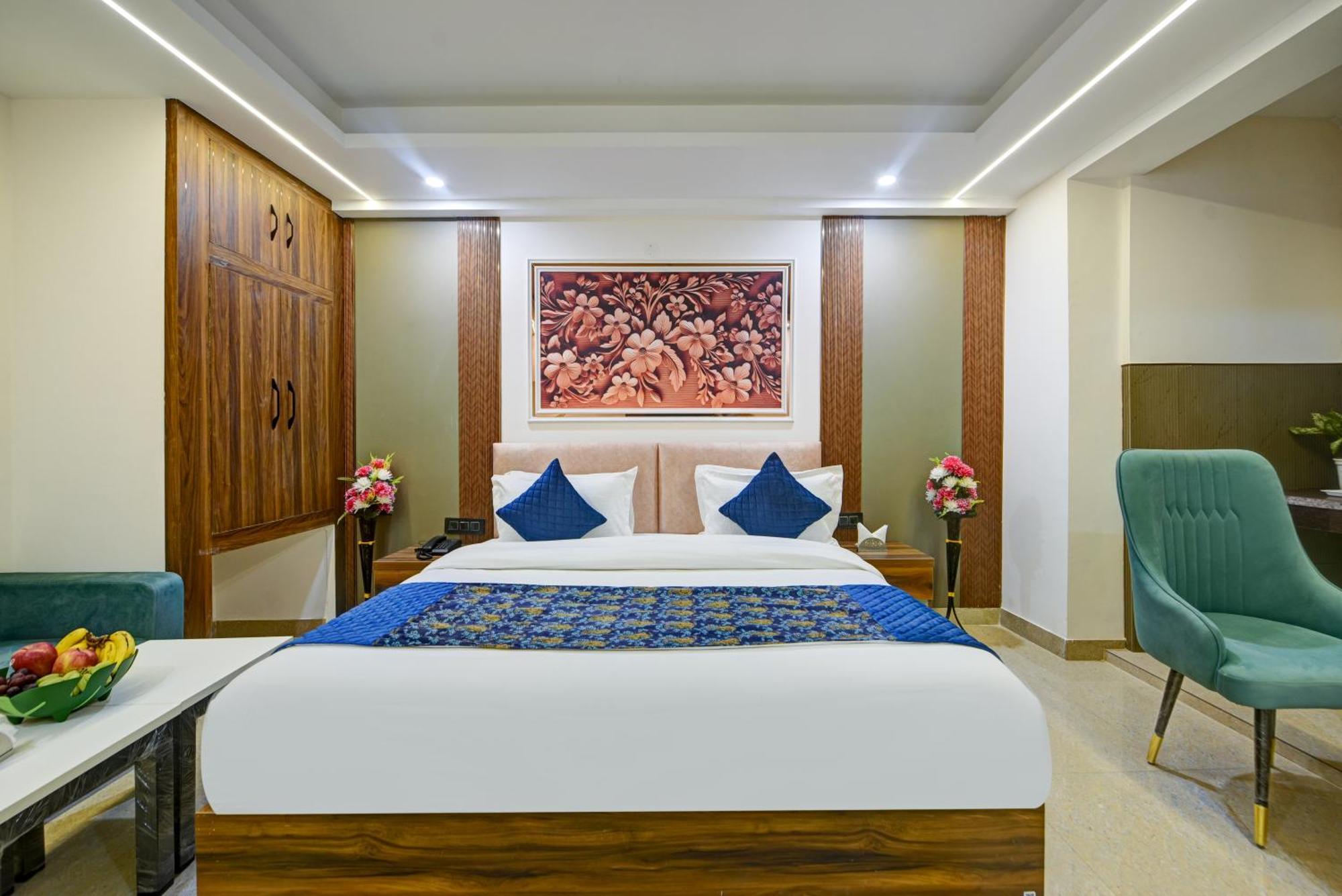 Dream World Near Delhi Airport Hotel