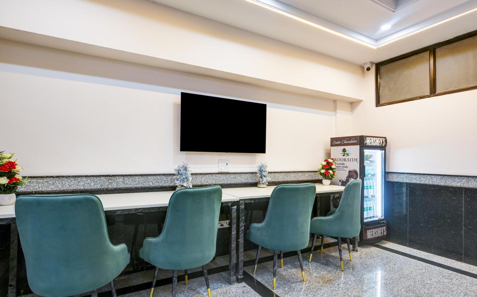 Dream World Near Delhi Airport 4* New Delhi