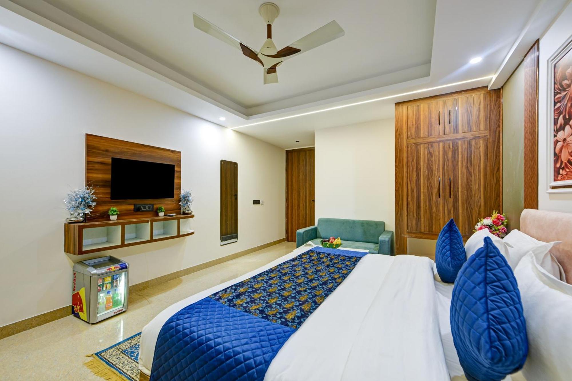 Dream World Near Delhi Airport 4*